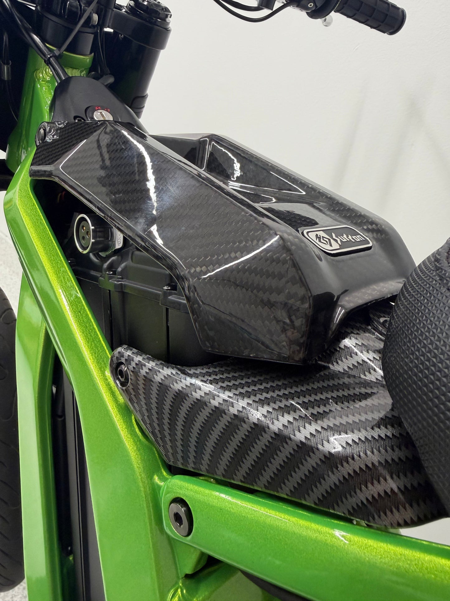 Battery Cover — Carbon Fiber (PREORDER 1week)